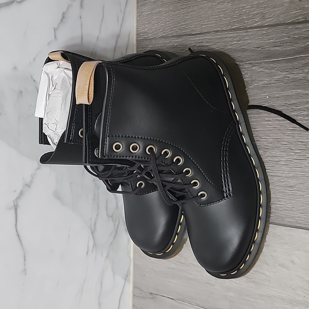 1460's Felix Rub Off Doc Martens